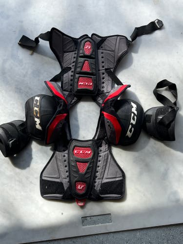 Senior Used Medium/Large CCM RBZ Shoulder Pads