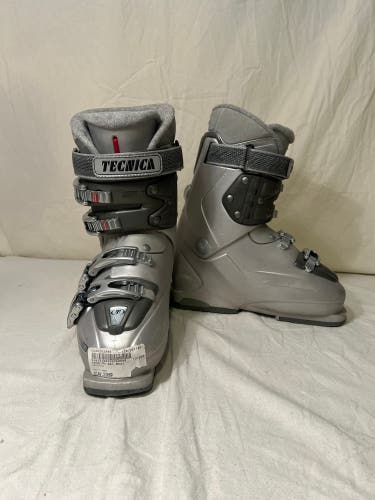 Used  Technica Entryx 9 Ski Boots