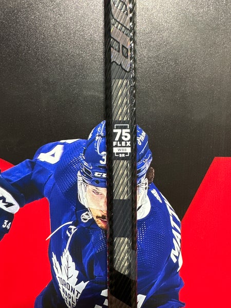 Senior 75 Flex Right Handed W88 Super Novium Hockey Stick
