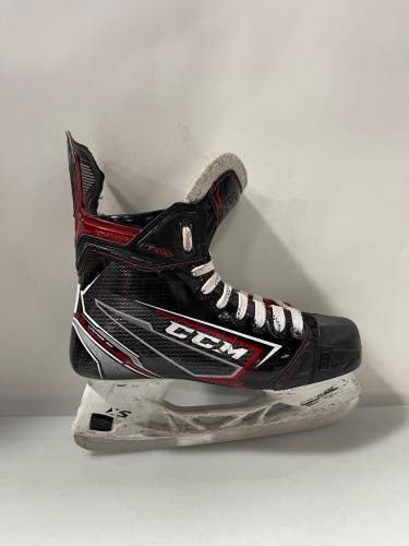 Intermediate CCM Regular Width   Size 4.5 JetSpeed FT490 Hockey Skates