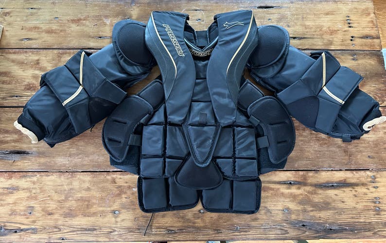 Used XXL Passau Goalie Chest Protector