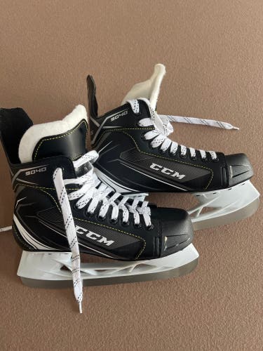 Used CCM Size 5 Tacks 9040 Hockey Skates