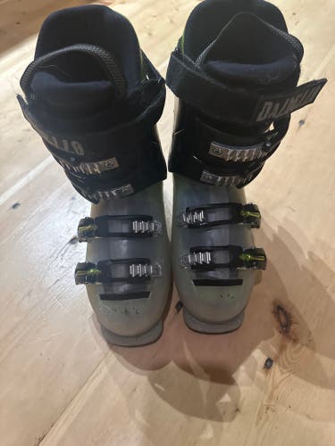 Used Dalbello  Yetti 4 Ski Boots