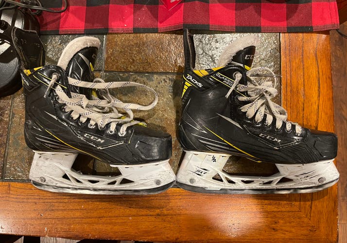 Senior CCM 7 Tacks Classic Pro Hockey Skates