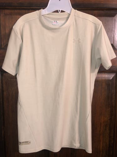 XL UNDER ARMOR TAN / GOLD USED YOUTH XL