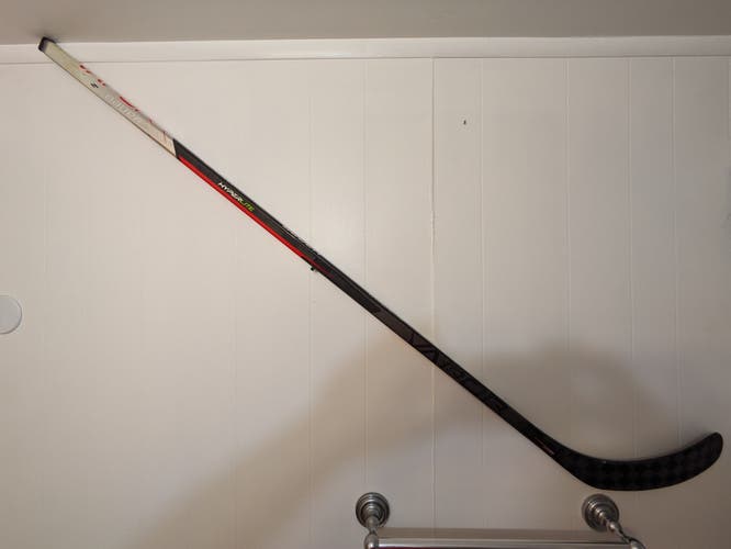 Intermediate Used Right Handed Bauer Vapor Hyperlite Hockey Stick P92