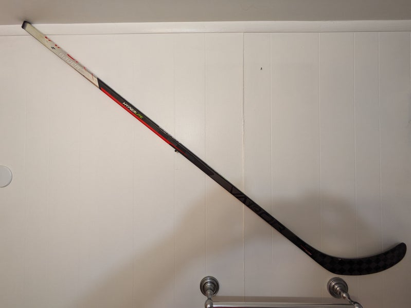 Intermediate Used Right Handed Bauer Vapor Hyperlite Hockey Stick P92