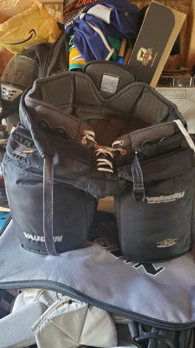 Senior Large Vaughn V7 XF Pro Carbon Goalie Pants