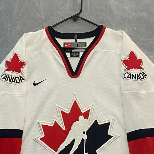 Vintage Y2K NIKE Team Canada Hockey Jersey Men Large White Embroidered Patches
