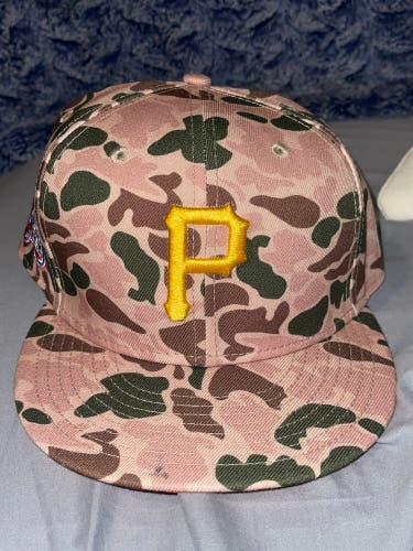 New Era MLB Genuine Merchandise Pittsburgh Pirates Duck Camo Hunting Hat Fitted.