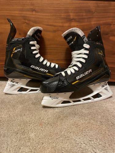 Senior Bauer Regular Width   8.5 Supreme M5 Pro Hockey Skates