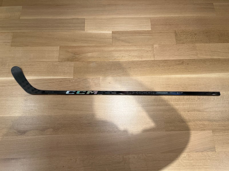 NEW Pro Stock CCM Jetspeed FT6 Pro (Trigger 8 Pro Dress) P90T 80 Flex Senior Right Grip