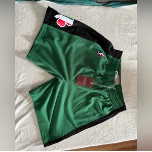 Boston Celtics Mitchell & Ness Shorts men’s large NWT