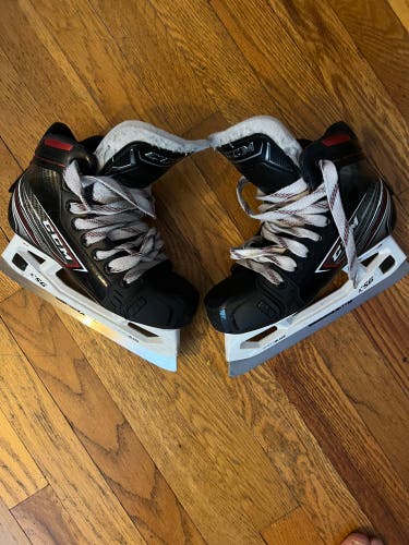 Youth CCM Jetspeed ft460 Hockey Goalie Skates Regular Width Size 1.5