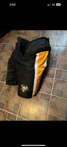 Pittsburgh Penguins Senior Large CCM Pro Stock HP35 Hockey Pants