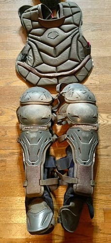 Used EvoShield Catcher's Set - Charcoal