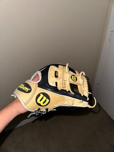 Used Infield 11.5" A2000 Baseball Glove