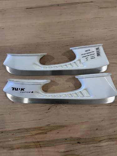 Tuk Custom Skate blades
