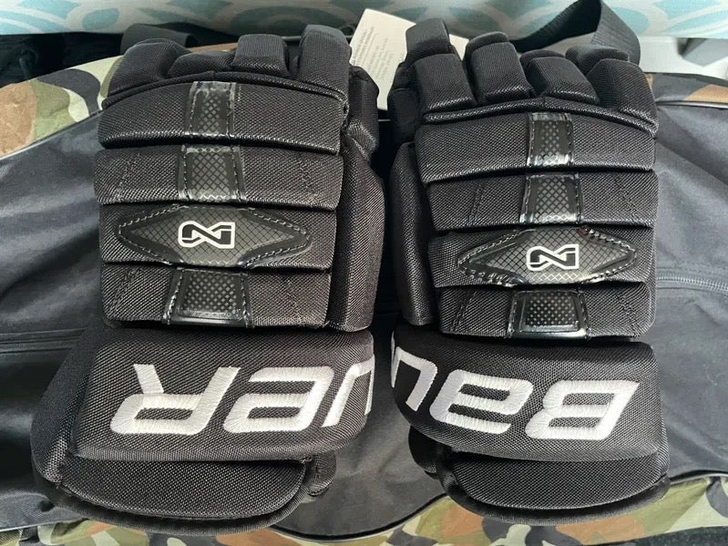 New Bauer nexus classic hockey gloves 14”
