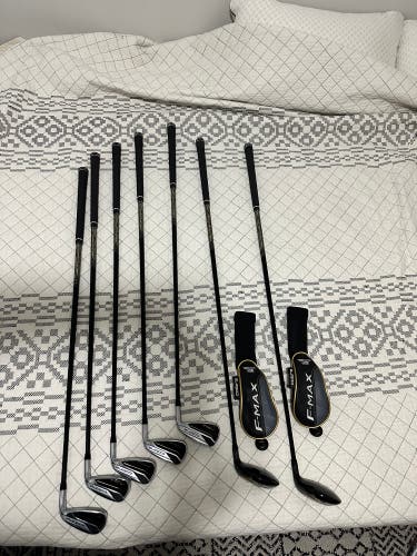 Men's Right Handed Regular Flex Graphite Shaft Iron Set