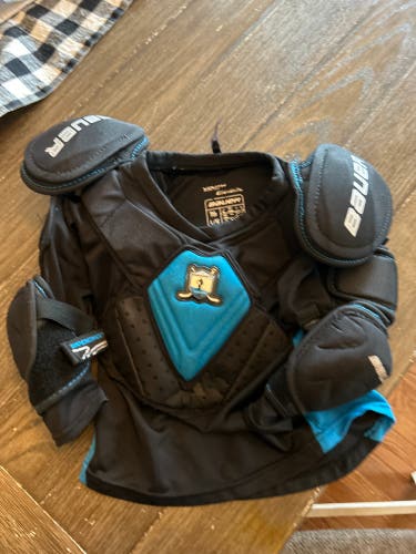 Used Youth Large Bauer  Prodigy Shoulder Pads