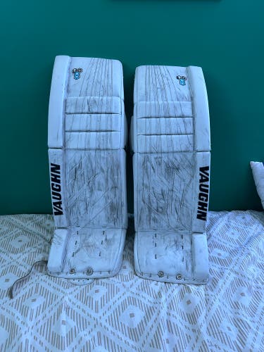 34" Vaughn  Velocity VE8 Goalie Leg Pads
