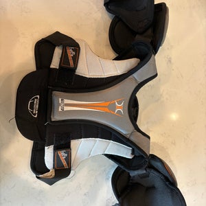 Used Medium Youth Itech Shoulder Pads