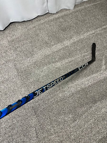Senior Left Hand P28M Pro Stock JetSpeed FT5 Pro Hockey Stick