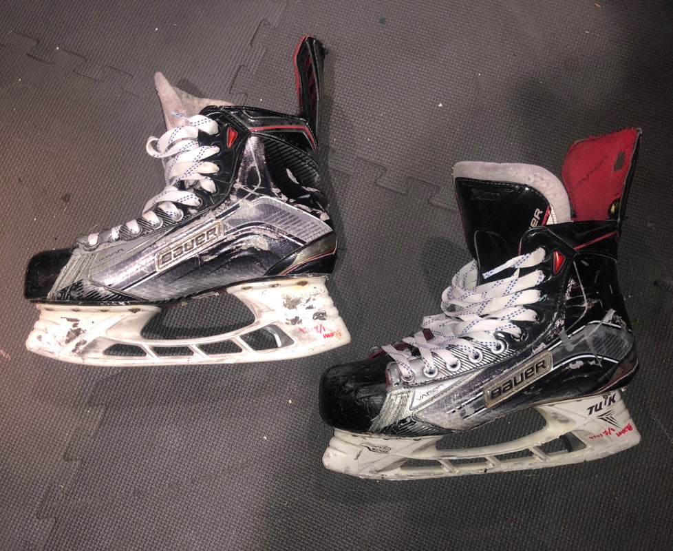 Senior Bauer Regular Width  Size 10 Vapor 1X Hockey Skates