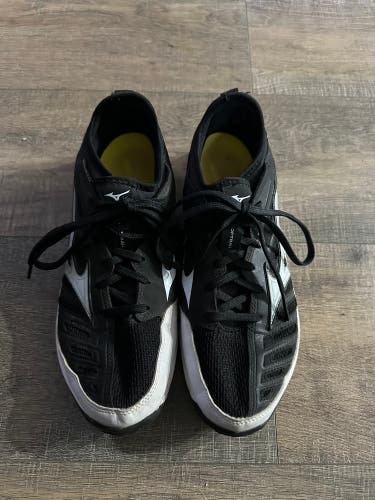 Used Mizuno Softball Turf Shoes Womens Sz 9
