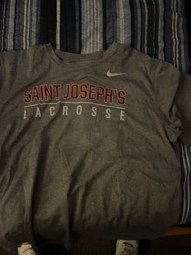 St Joes Team Issued XL Nike Shirt