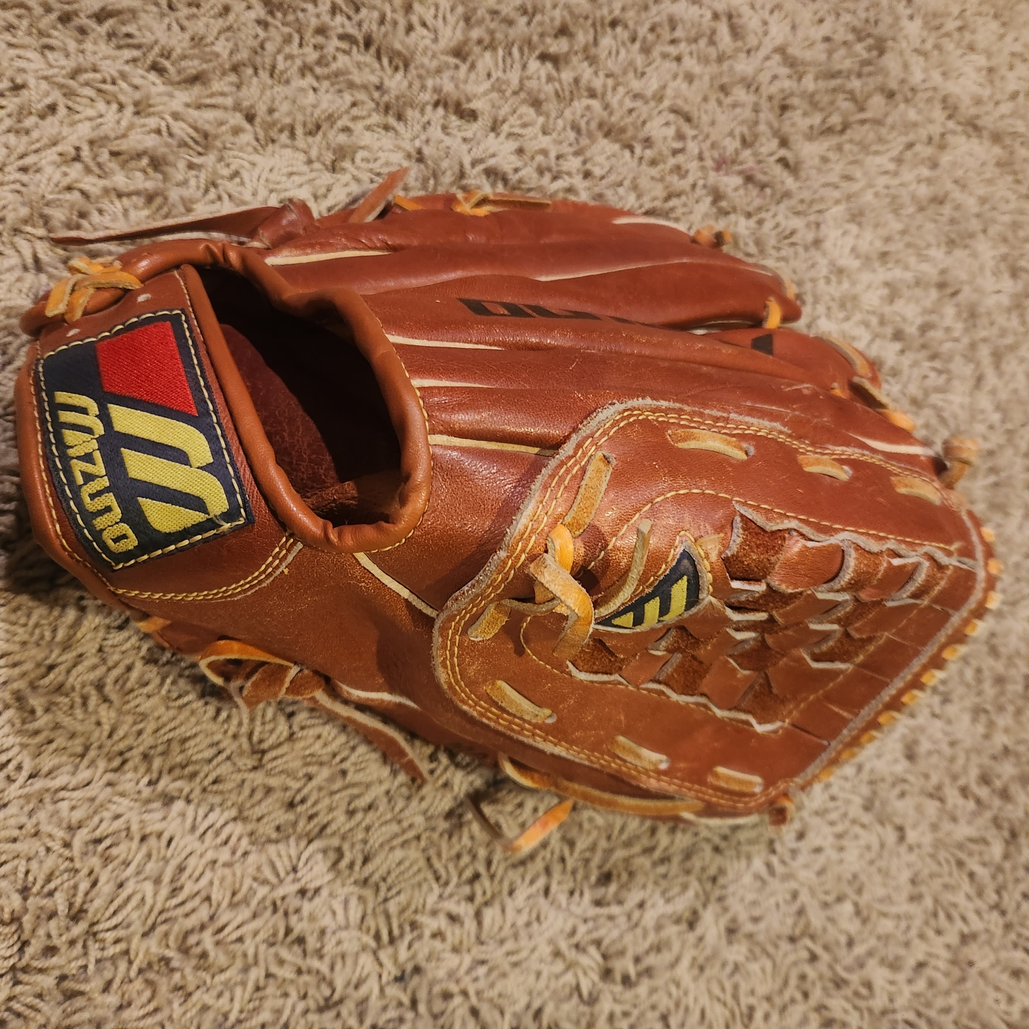 Mizuno Right Hand Throw Professional Model Max Flex MM5095 Baseball/Softball Glove 12.5"