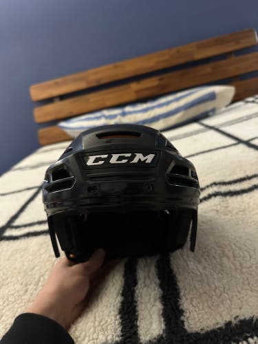 Ccm tacks 710 helmet medium