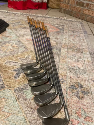 Golf clubs iron set