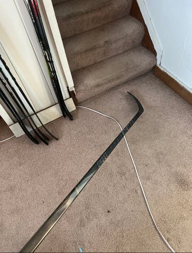 Senior Right Handed P28  Jetspeed FT6 Pro Hockey Stick
