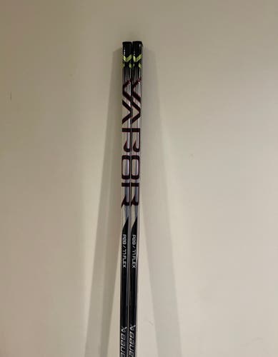 New Right Handed P28 Vapor Hyperlite 2 Hockey Stick