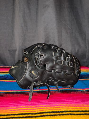 Nike Pro Gold Tradition 1201 12.00” Baseball Glove Soft-buck Lining RHT