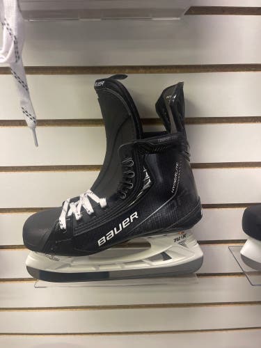 New Bauer Wide Width  Pro Stock Size 5 Vapor Hyperlite Hockey Skates