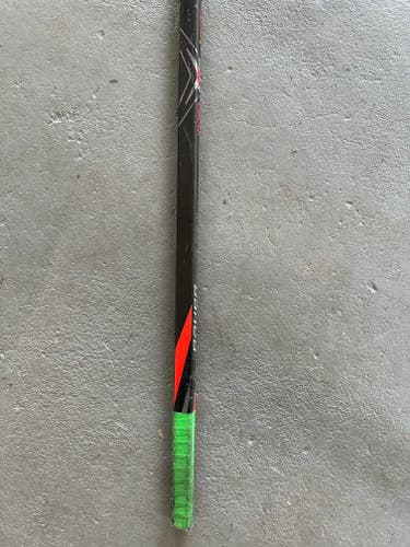 Used Junior Bauer Left Hand Vapor 2X Pro Hockey Stick P28