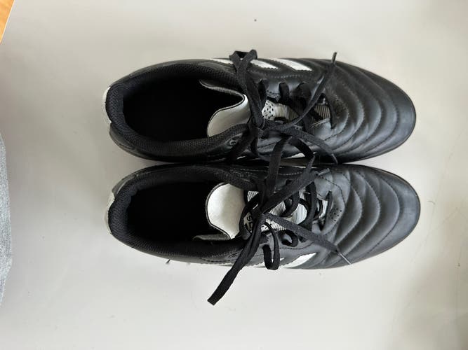 Black Unisex Used Size 7.5 (Women's 8.5) Adidas Shoes