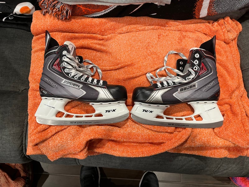Senior Used Bauer Vapor x50 Hockey Skates Regular Width 8