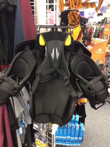 New XL Bauer  Supreme S27 Goalie Chest Protector