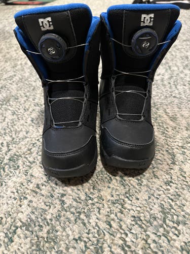 DC Scout Snowboard Boots Youth Size 1