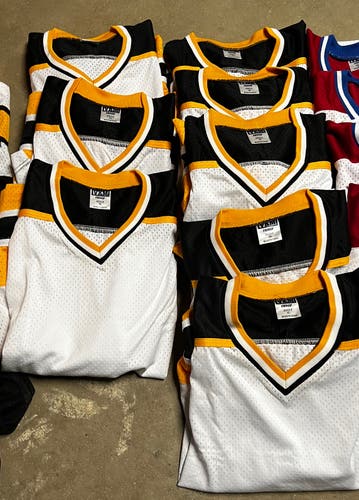 8 White New XL Hockey Jerseys