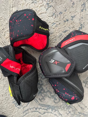 Used Medium Bauer Vapor 3x Elbow Pads