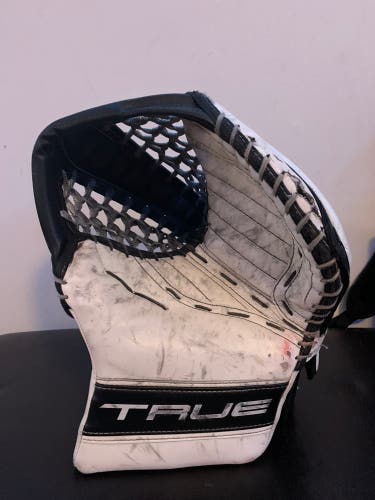 Used True L87 580 Goalie Glove