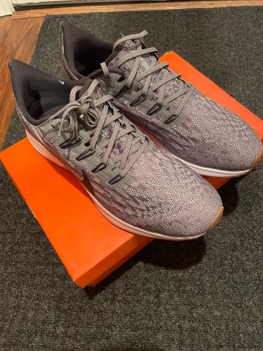 Men’s Nike Air Pegasus 36 Sneakers, size 13