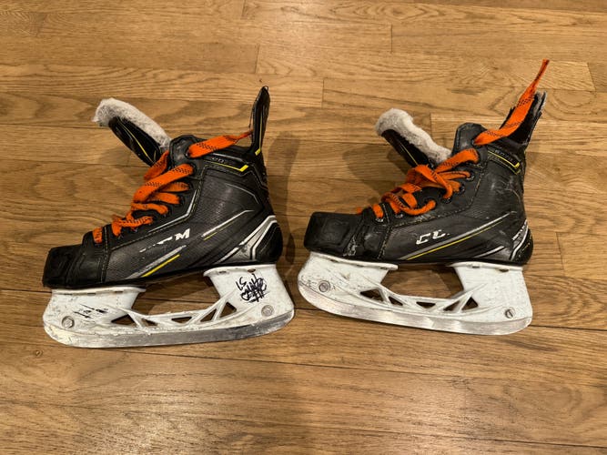 Used CCM Regular Width Size 3 Tacks 9070 Hockey Skates
