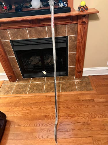 Senior Right Handed P92 Vapor Hyperlite Hockey Stick