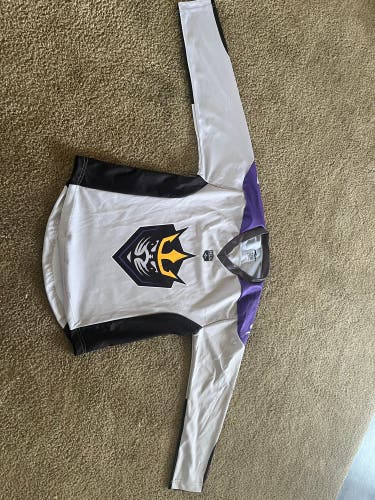 Woman’s Small San Diego Seals jersey Grey Away